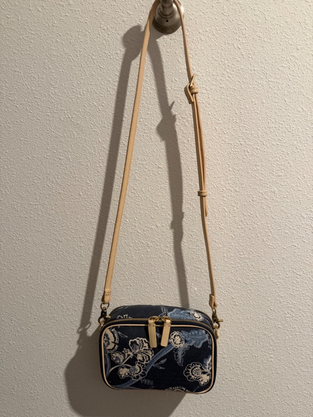 Spartina 449 Meryl Phone crossbody - Picture 4 of 8
